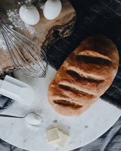 White porcelain bread
